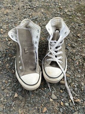 High-Top grey converse